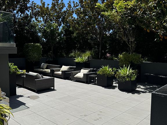3rd image of 600 S Van Ness Ave APT 304