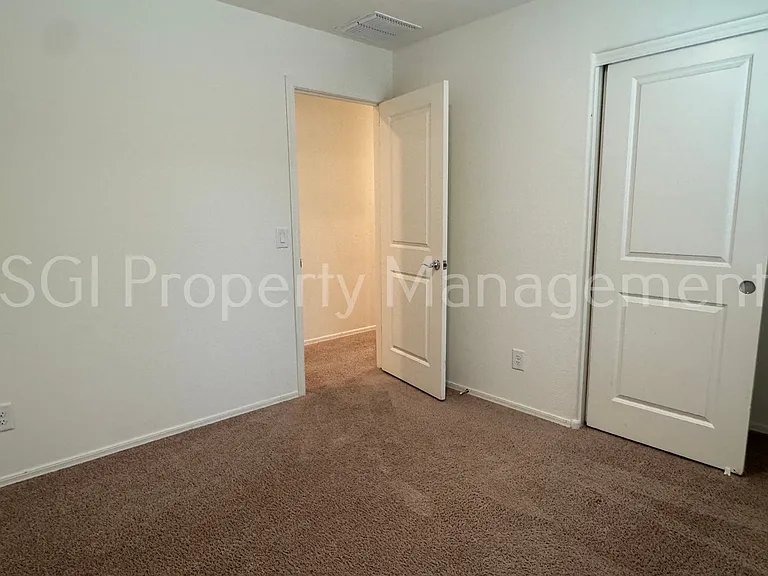 494 W Black Hawk Pl — Photo 7