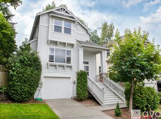 15151 NE 8th Pl, Bellevue, WA 98007