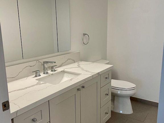 4th image of 137 S Wilson Ave Unit 209