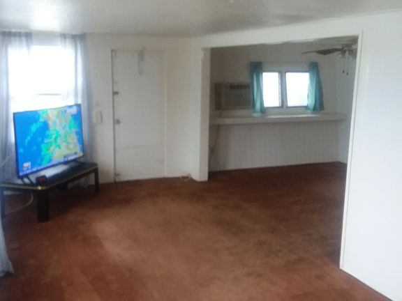 4th image of 1820 Hoyle Dr