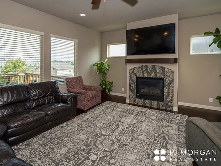 17214 Meredith Ave — Photo 5
