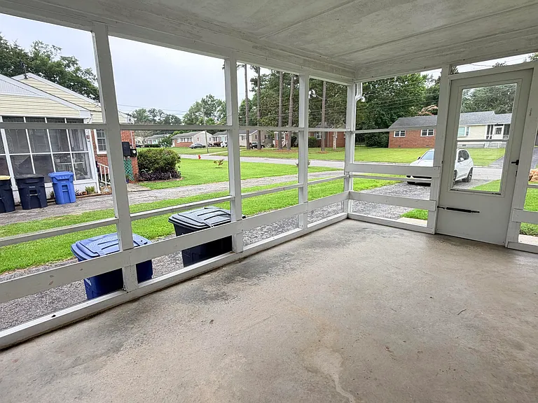 412 Seminole Trl — Photo 16