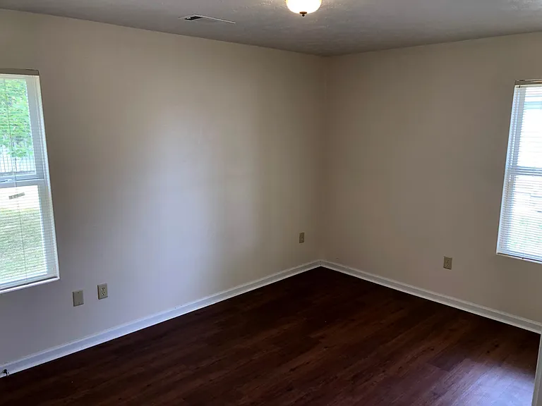 715 Sheridan Ave — Photo 11