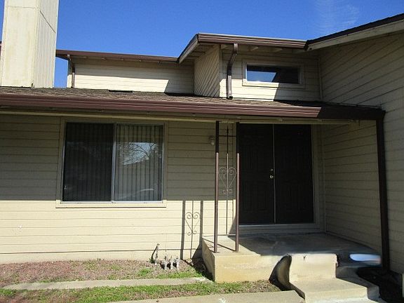 2nd image of 1961 Hammertown Dr