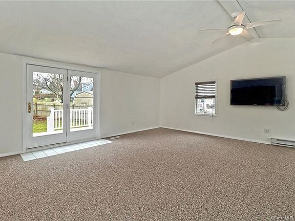 3rd image of 11 Circle Dr