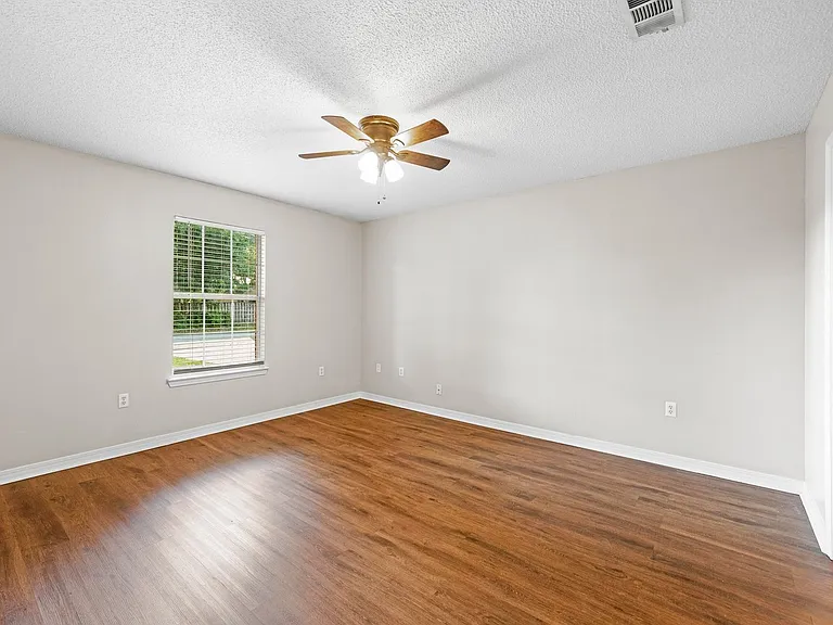 502 Hyde Park Dr — Photo 14