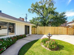 1235 Wisterwood Dr, Houston, TX 77043