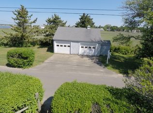 51 Hammock Rd, Clinton, CT 06413