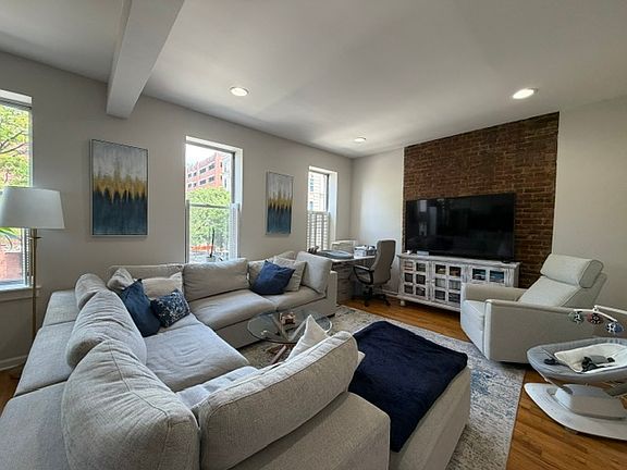 3rd image of 201 14th St APT 2D