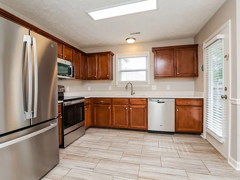 1632 Beaconcrest Cir — Photo 9