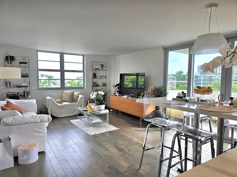 5 Island Ave #5J — Photo 4
