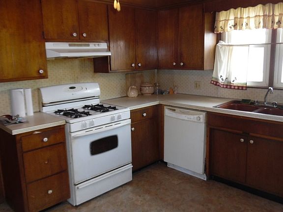 5th image of 228 E Horton St