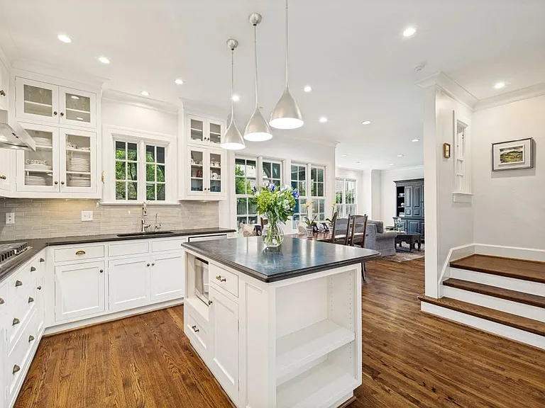 4352 Livingston Ave — Photo 10