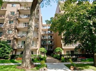411 Ashland Ave APT 2B, River Forest, IL