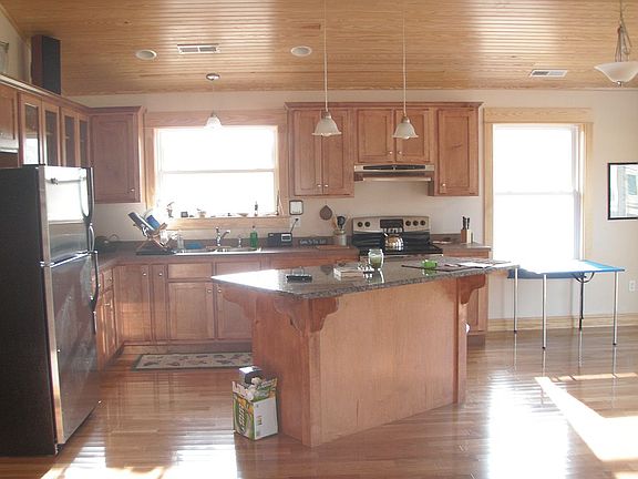 2nd image of 4464 Katherine Ln