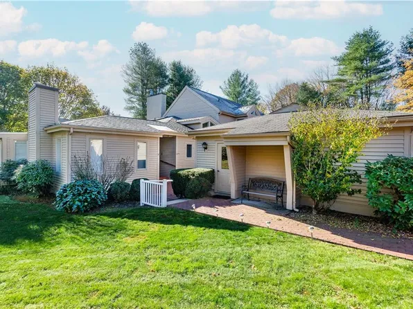 186 Pine Glen Dr #186, East Greenwich, RI 02818