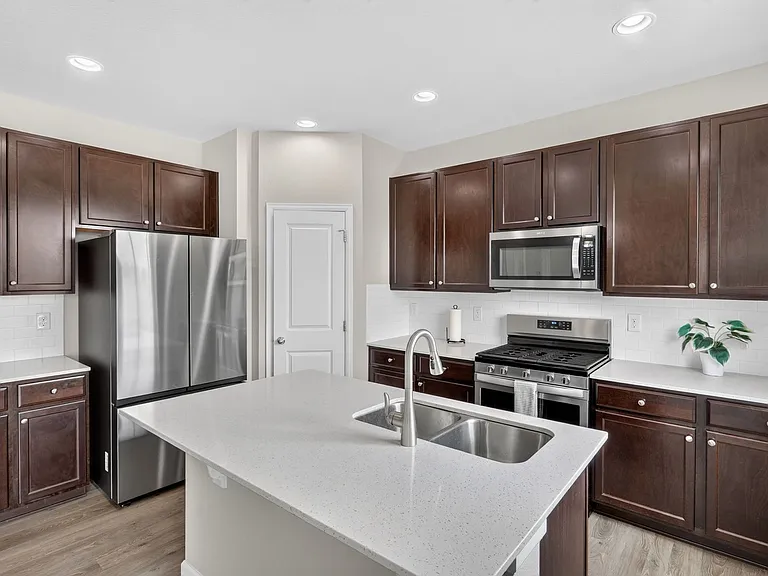 360 Marlowe Ct — Photo 5