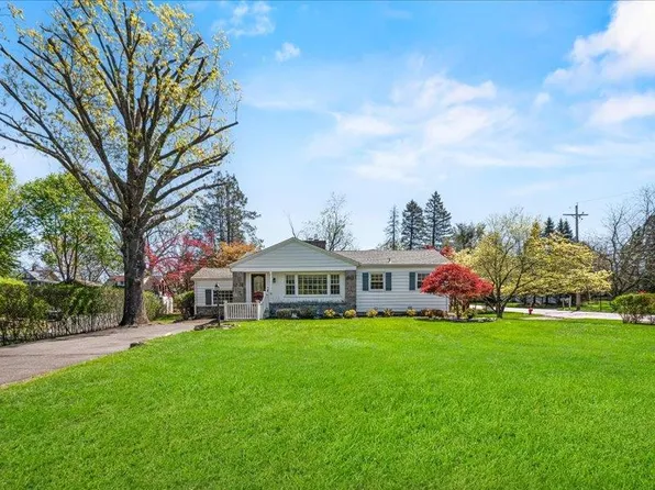 76 S Airmont Road, Airmont, NY 10901