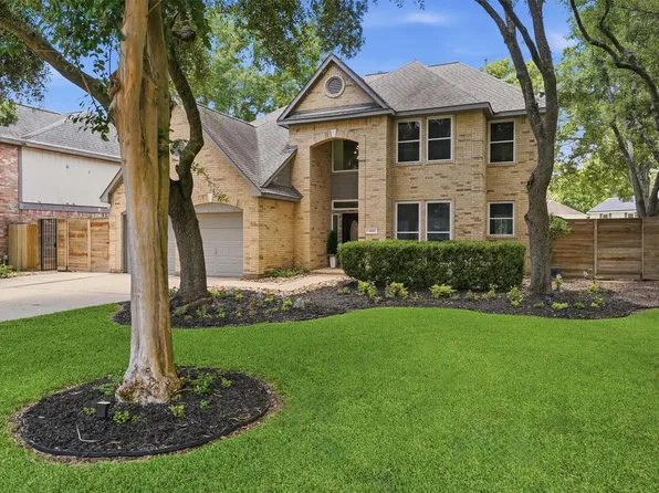 8103 Hurst Forest Dr, Humble, TX 77346