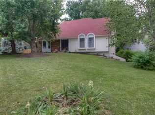 6407 Greenwood St, Shawnee, KS 66216