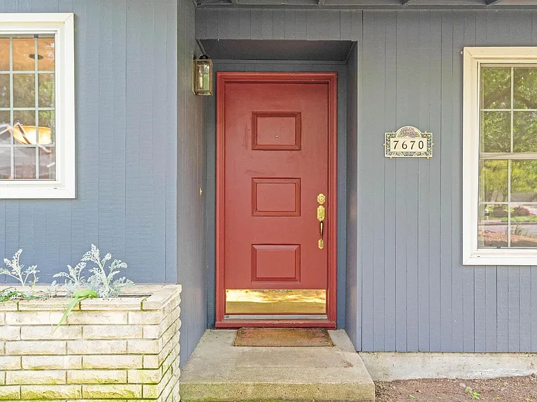 7670 SW 140th Ave — Photo 3