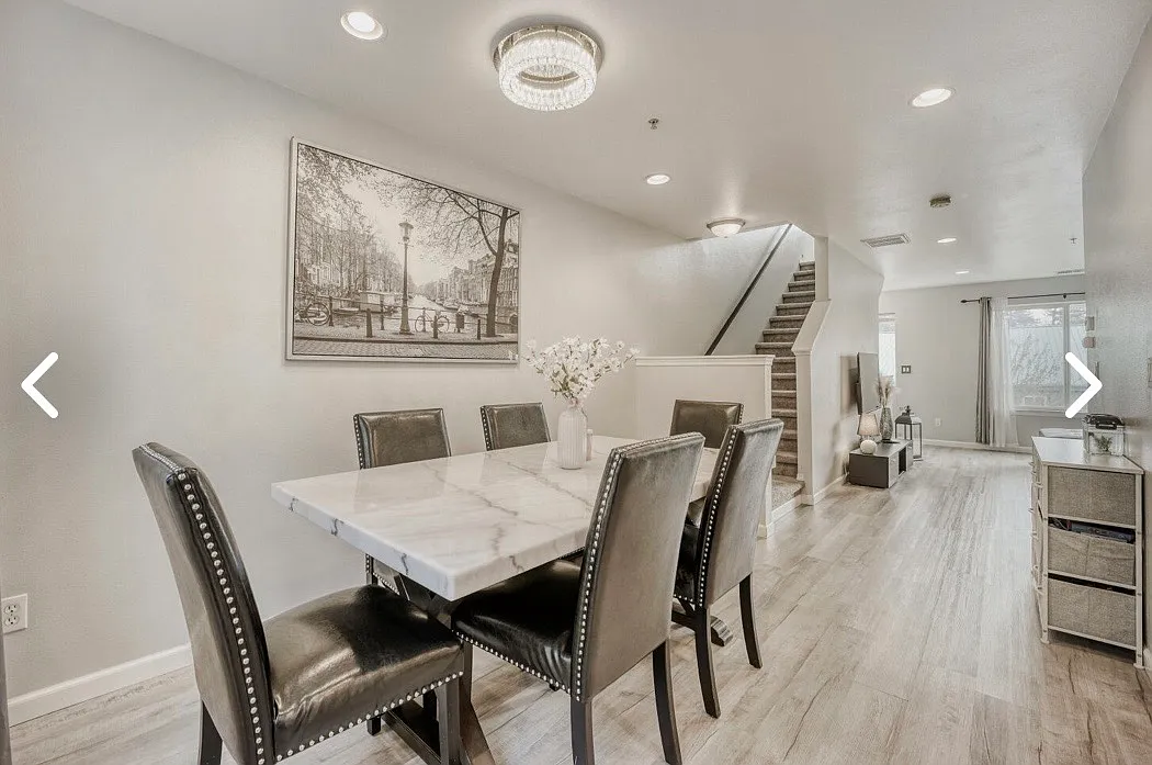 3 bed, 2.5 bath, 1391 sqft, $2,569 — Photo 2
