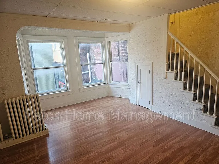 49-51 W Market St #1R — Photo 3