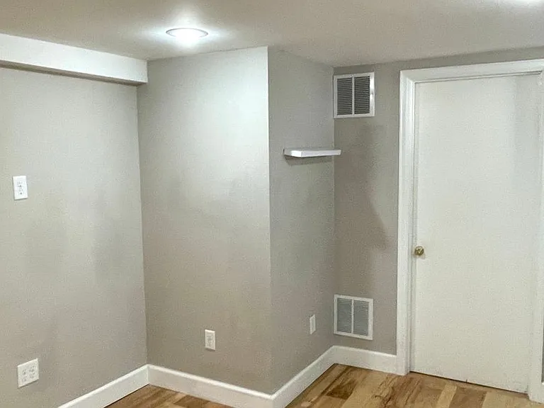 2411 W Woodlawn Ave — Photo 11