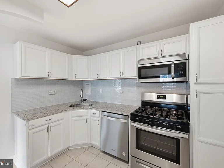 5340 Holmes Run Pkwy #704 — Photo 12