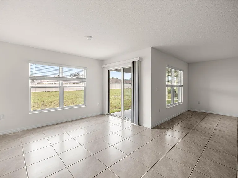 8904 SW 50th Ter — Photo 5