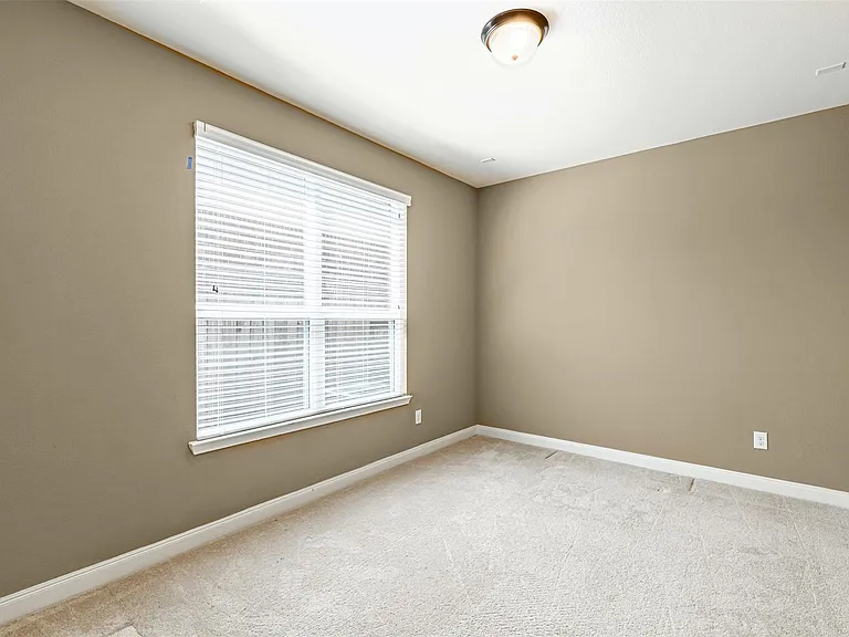 4607 Rockton Hills Ln — Photo 26