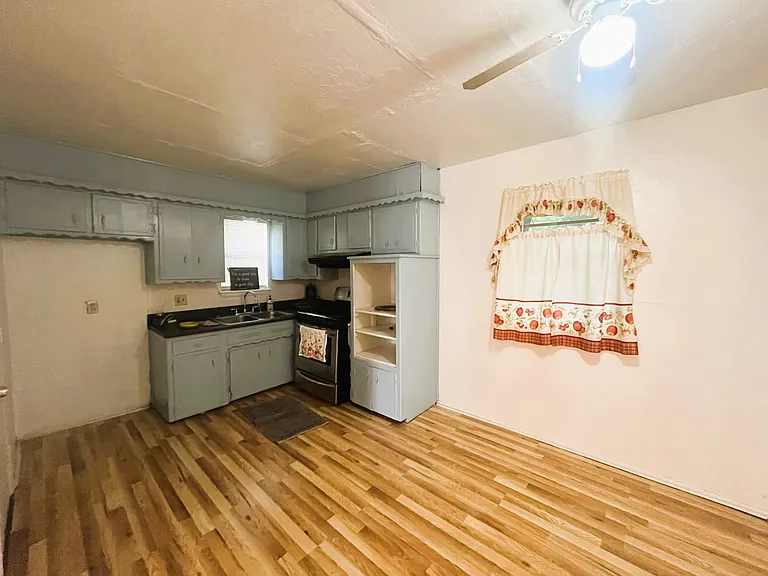 6400 S Byers Ave — Photo 8