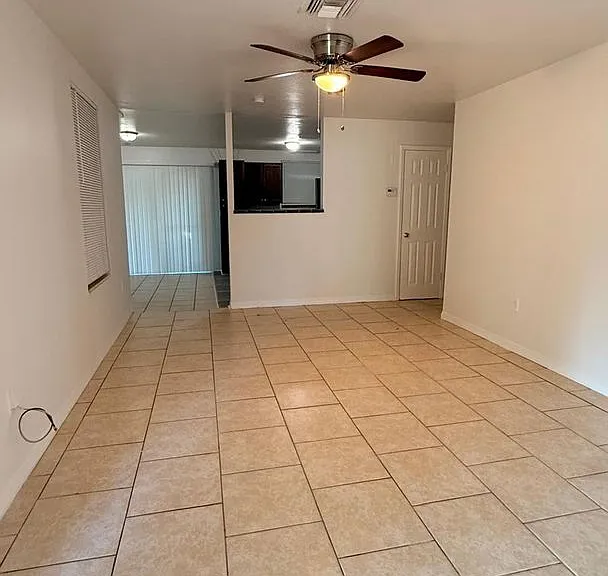 1604 Woodlyn Dr — Photo 2