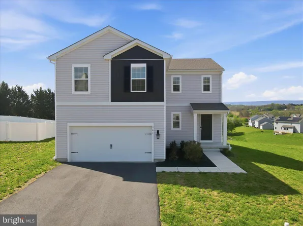 561 E 4th St, Bernville, PA 19506