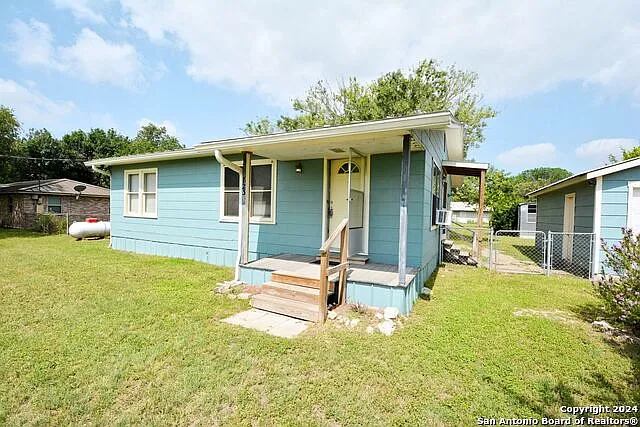 3 bed, 1.0 bath, 1080 sqft, $1,475 — Photo 3