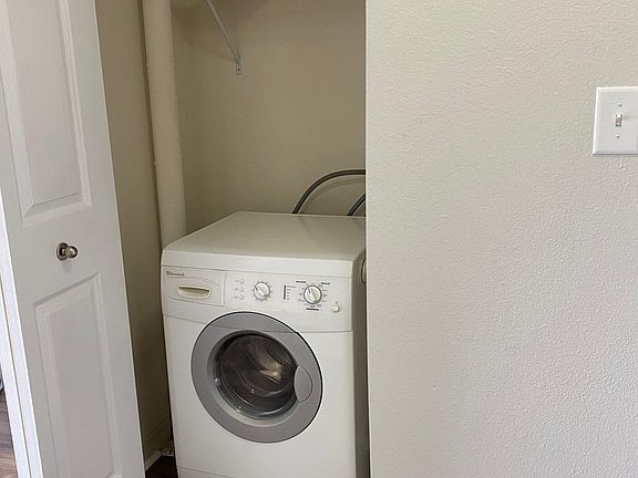 4th image of 406 S Cedar Ave #206