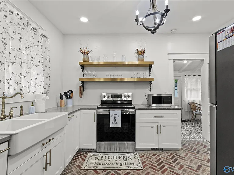 603 Prospect Dr SE — Photo 12