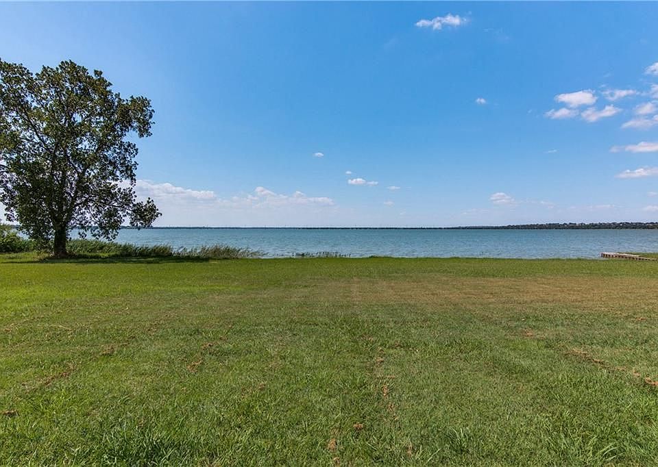 1st image of 3018 Bayside Dr