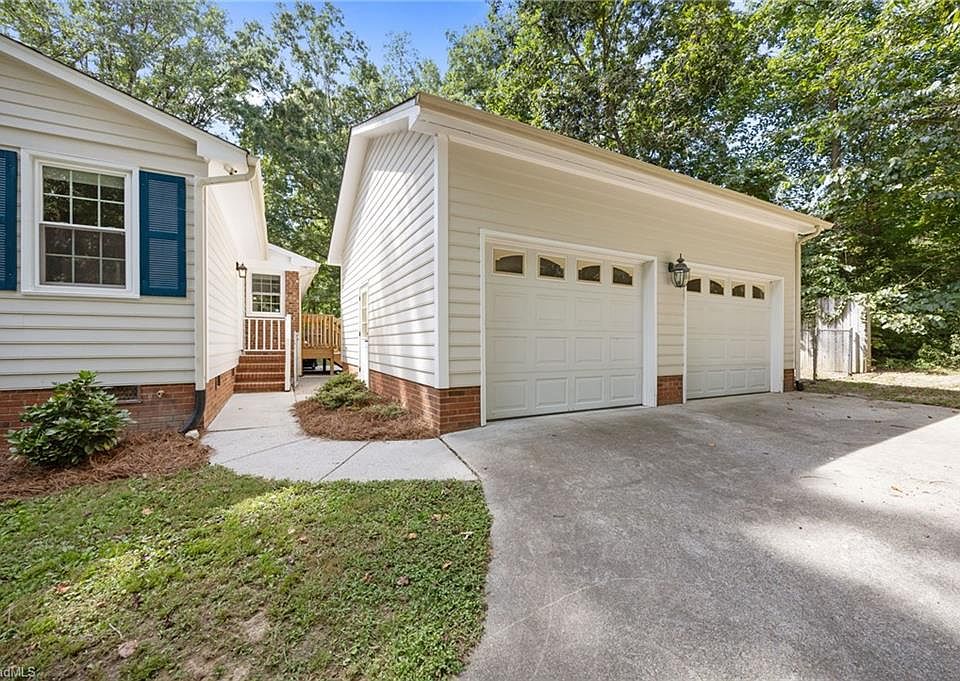 Graham Ave Burlington Store Hrs 1823 Wellington Rd, Burlington, NC