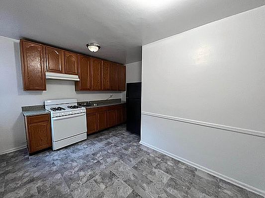 3rd image of 65-10 108th St #5C