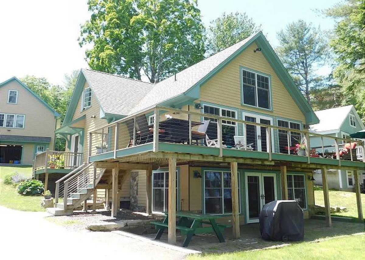 3 bed, 2200 sqft, $2,200 — Photo 3