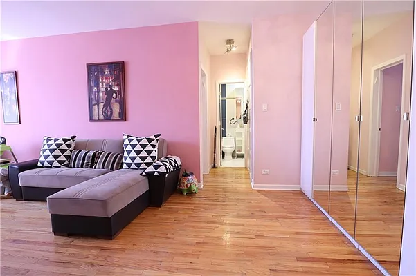 Sold by Remax Edge | media 22