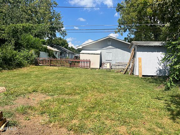 4th image of 1226 Cherry St
