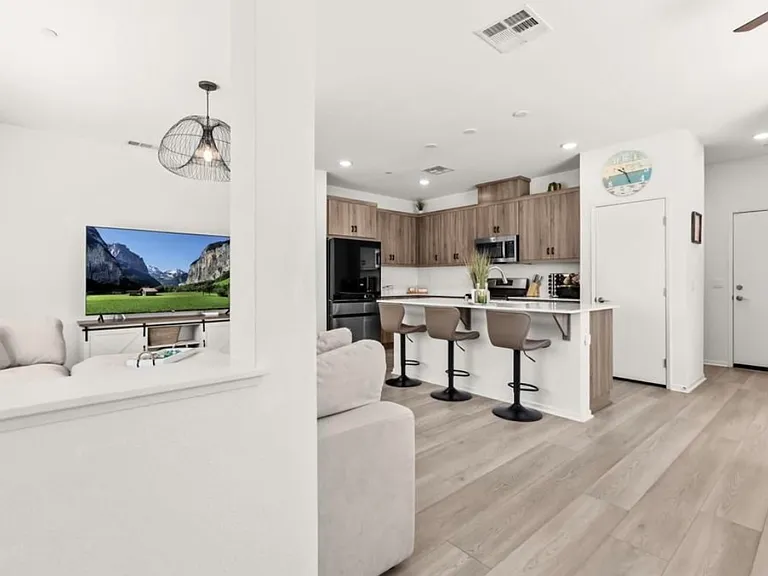 359 Sweet Pl — Photo 7