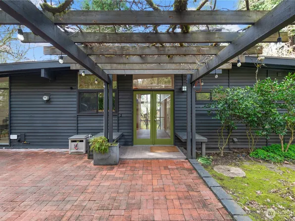 16 Wembley Lane, Mercer Island, WA 98040