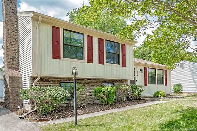 1st image of 9734 Laurel Pine Dr