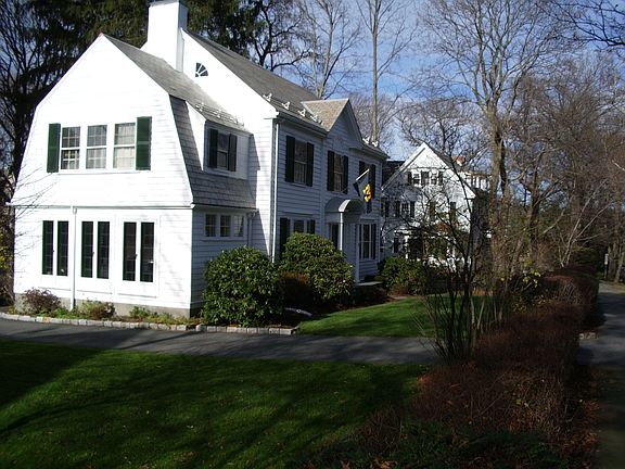 29 Reservoir Ave