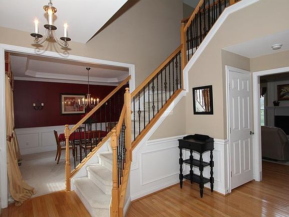 3rd image of 896 Ashridge Ct
