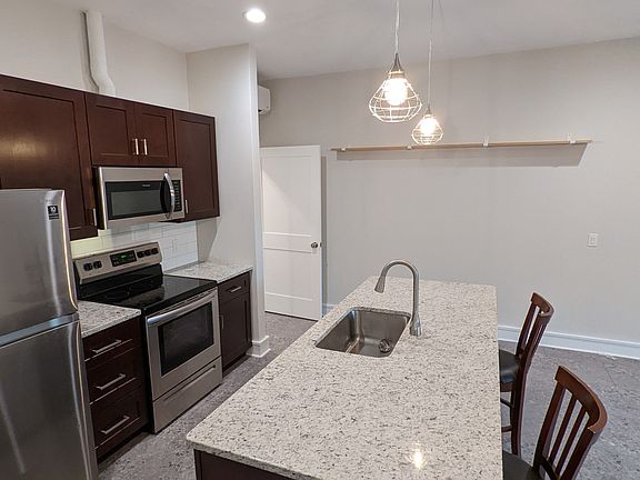 5th image of 273 Bullocks Point Ave #6